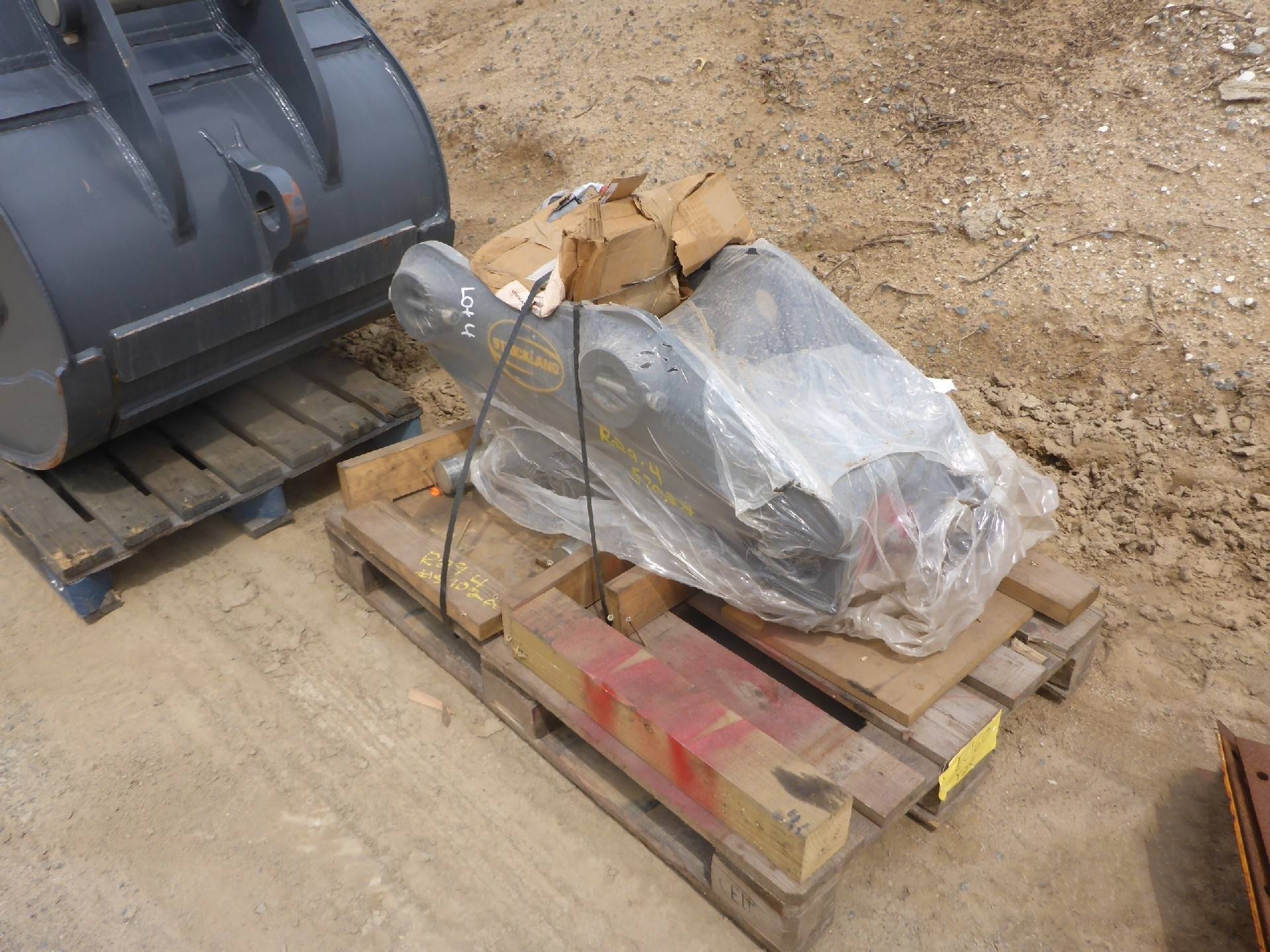 UNUSED STRICKLAND S Lock Hydraulic Coupler Excavator Attachment