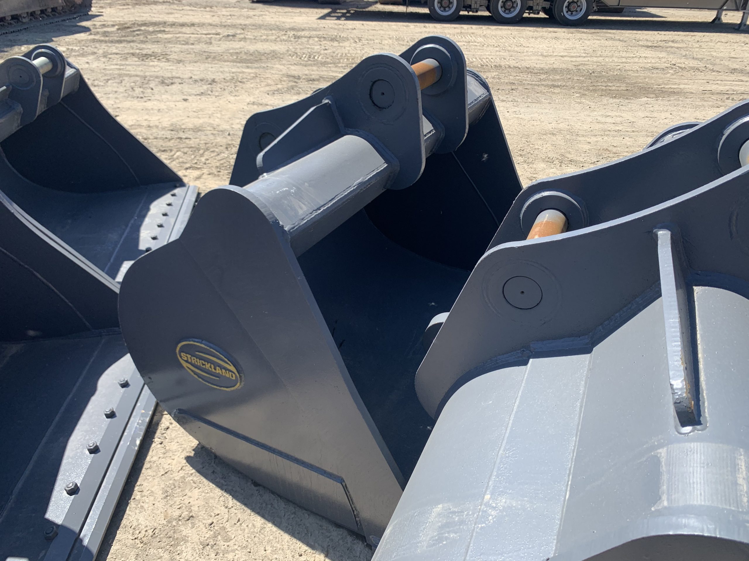 STRICKLAND CLEANOUT BUCKET Darling Sons Intl