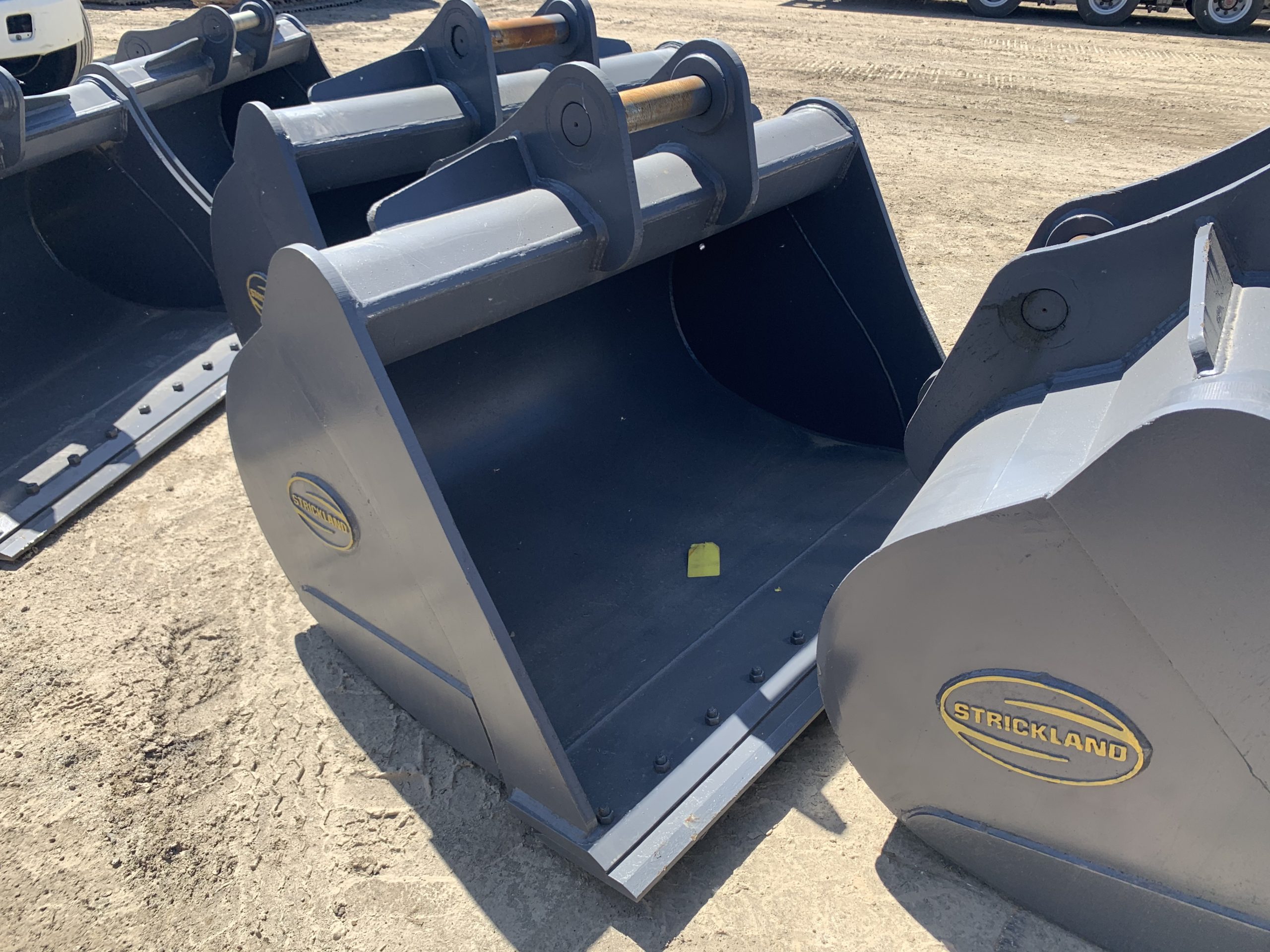 STRICKLAND CLEANOUT BUCKET Darling Sons Intl