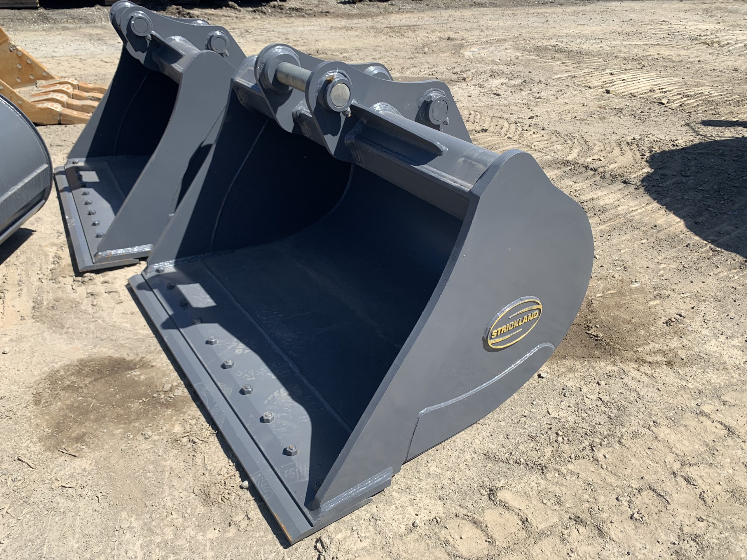 STRICKLAND CLEANOUT BUCKET Darling Sons Intl