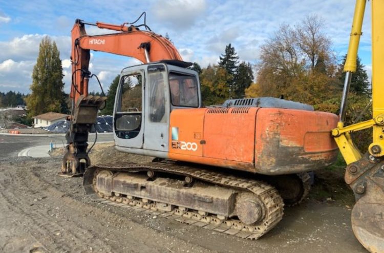 1997 HITACHI EX200-5 - Darling Sons Intl